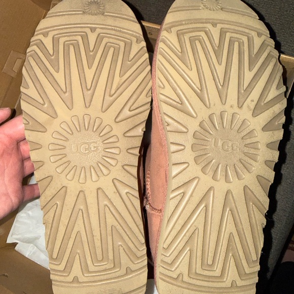 UGG Blush Bow Accent Boots - Picture 6 of 7